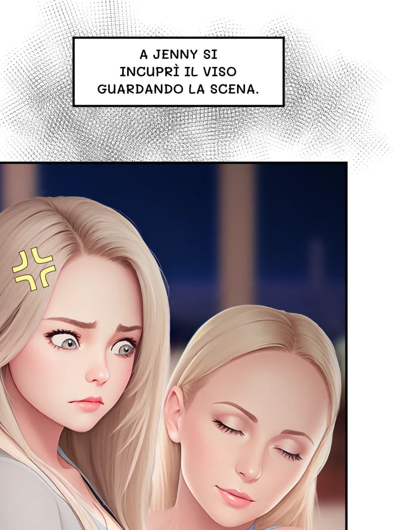 A JENNY SI INCUPRÌ IL VISO GUARDANDO LA SCENA.