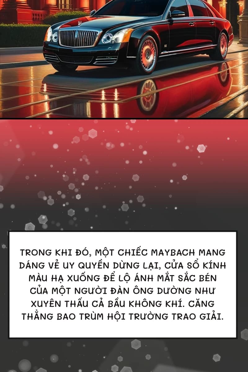 Trong khi đó, một chiếc Maybach mang dáng vẻ uy quyền dừng lại, cửa sổ kính màu hạ xuống để lộ ánh mắt sắc bén của một người đàn ông dường như xuyên thấu cả bầu không khí. Căng thẳng bao trùm hội trường trao giải.