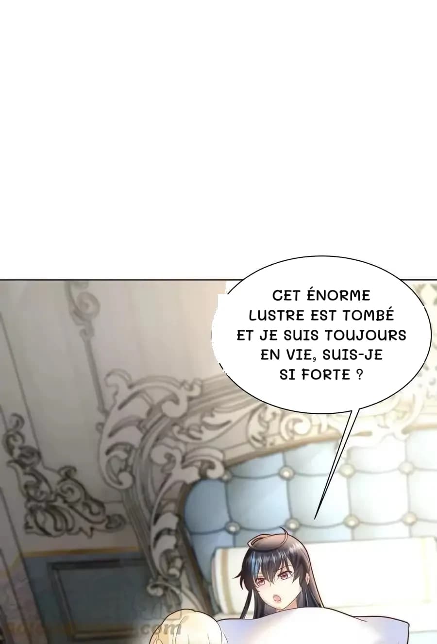Cet énorme lustre est tombé et je suis toujours en vie, suis-je si forte ?