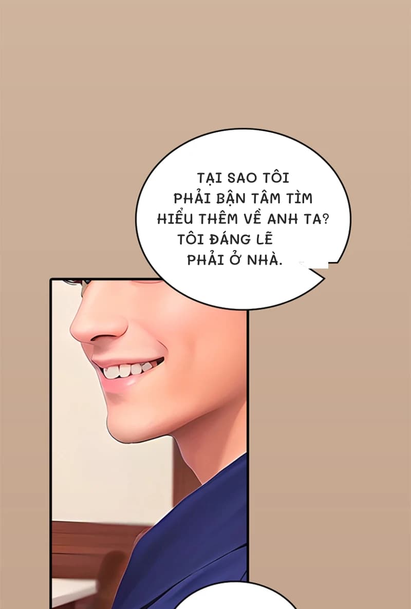 Tại sao tôi phải bận tâm tìm hiểu thêm về anh ta? Tôi đáng lẽ phải ở nhà.